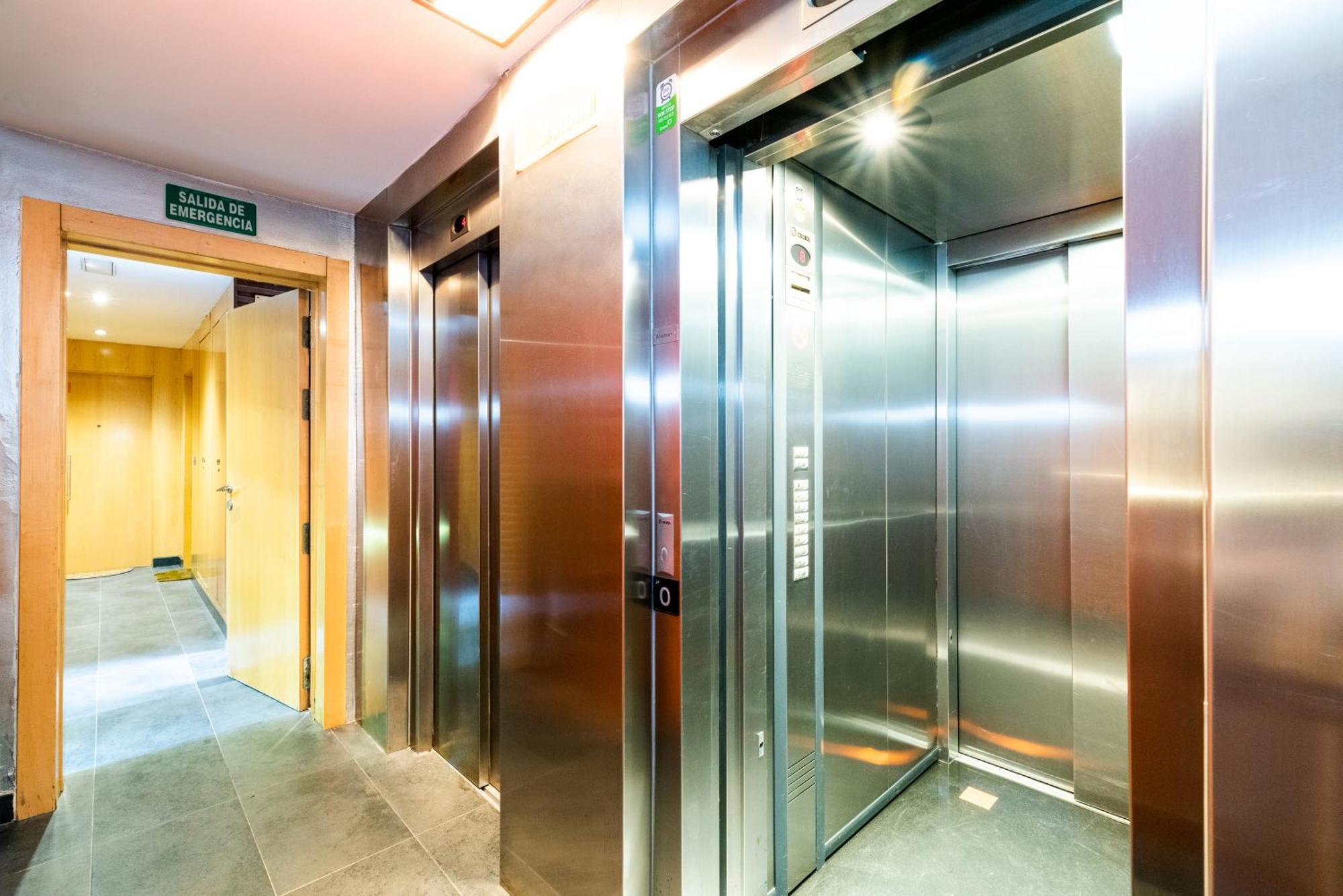 Tuguest Avenida De La Investigacion - Free Parking Apartment กรานาดา ภายนอก รูปภาพ